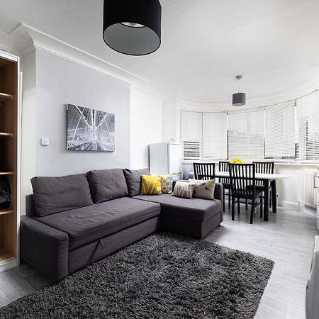One Bedroom Apartment Opposite Brent Cross Station Λονδίνο Εξωτερικό φωτογραφία