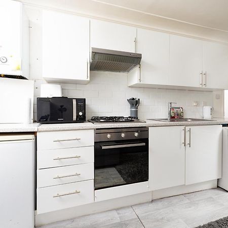 One Bedroom Apartment Opposite Brent Cross Station Λονδίνο Εξωτερικό φωτογραφία