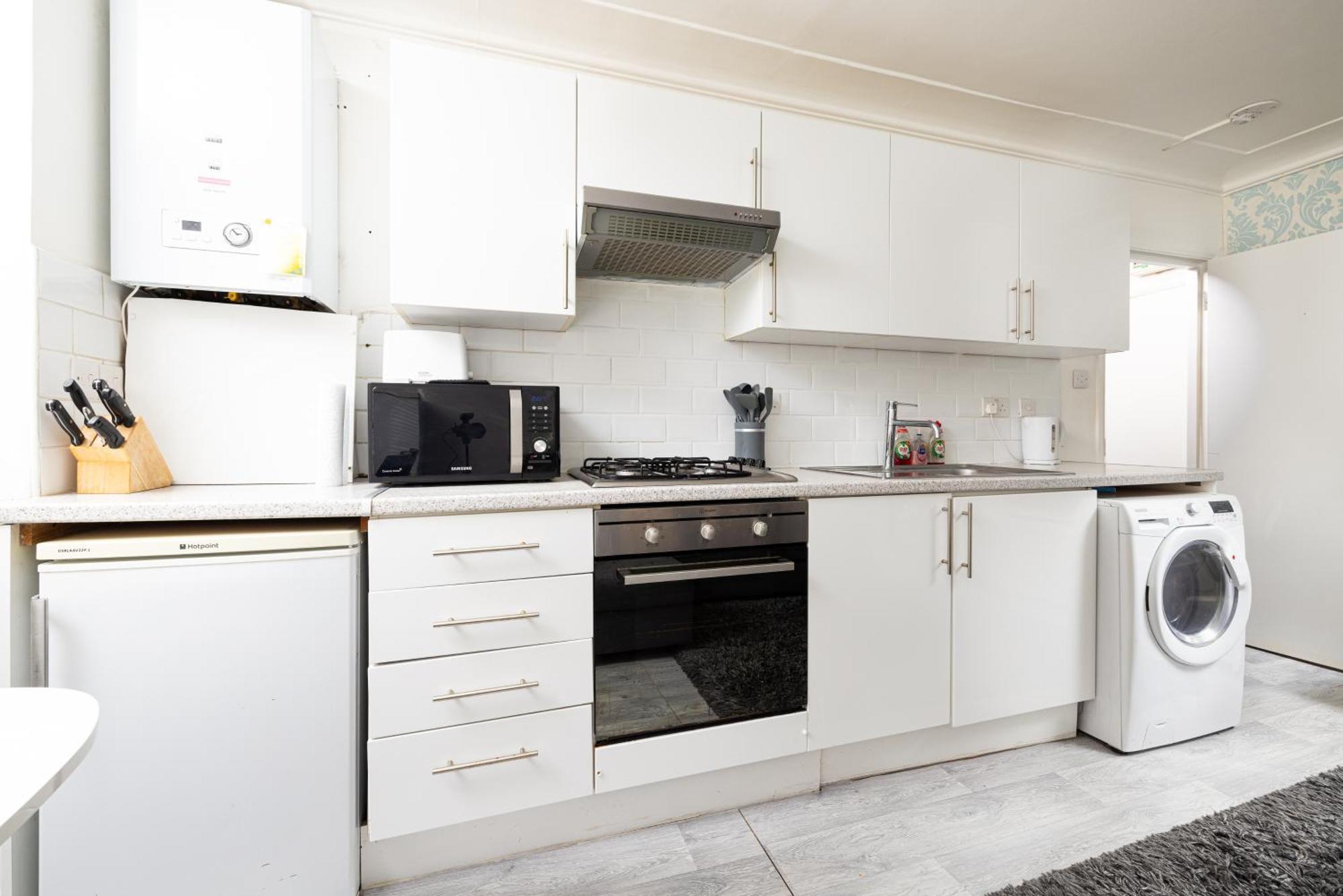 One Bedroom Apartment Opposite Brent Cross Station Λονδίνο Εξωτερικό φωτογραφία